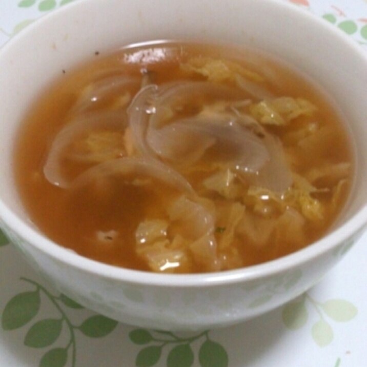 白菜・舞茸・玉ねぎのケチャップスープ